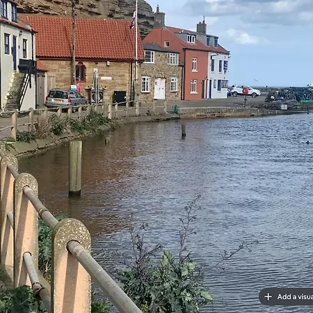 בית נופש Staithes View